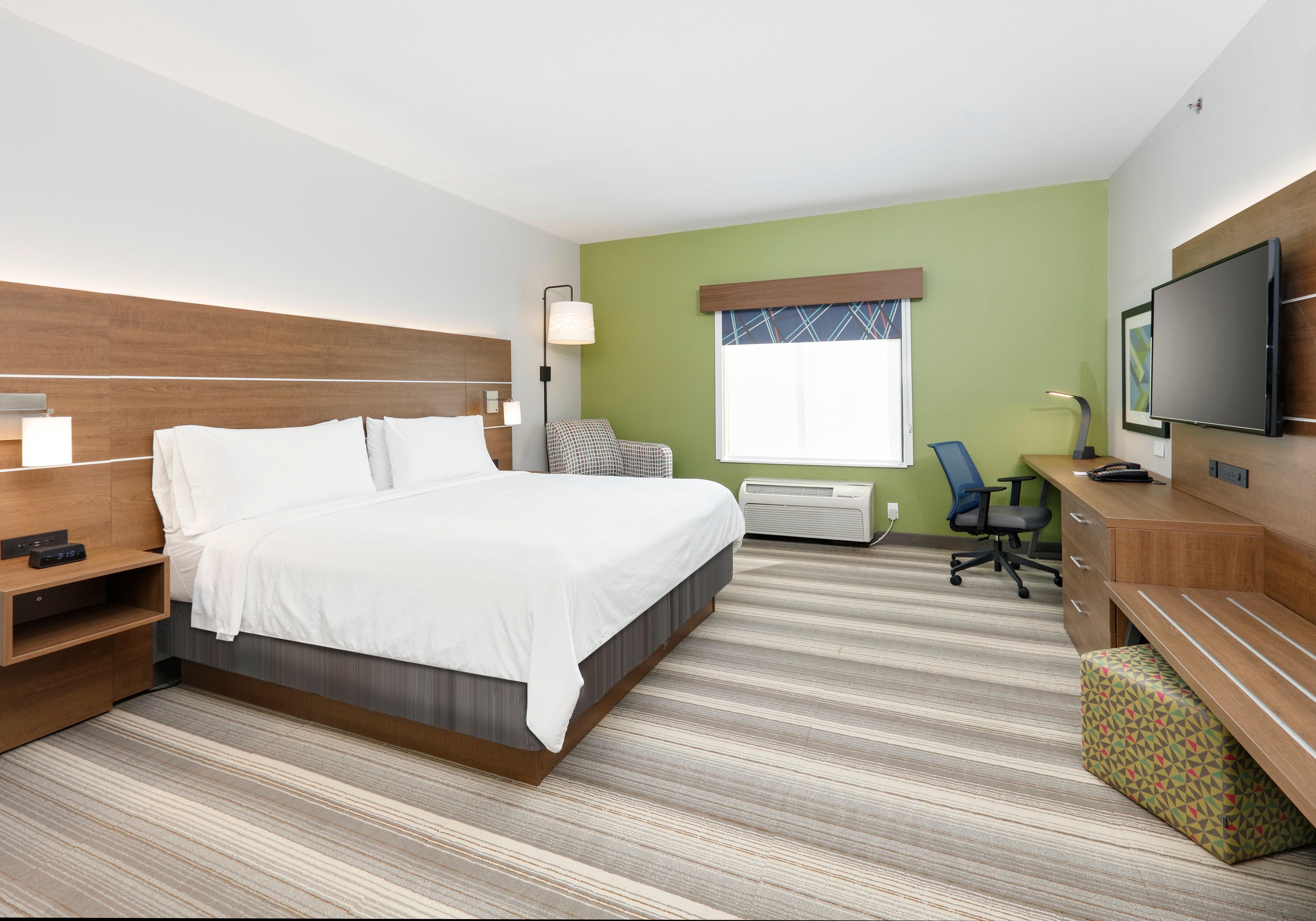 Holiday Inn Express & Suites - Denton North By Ihg Exterior photo