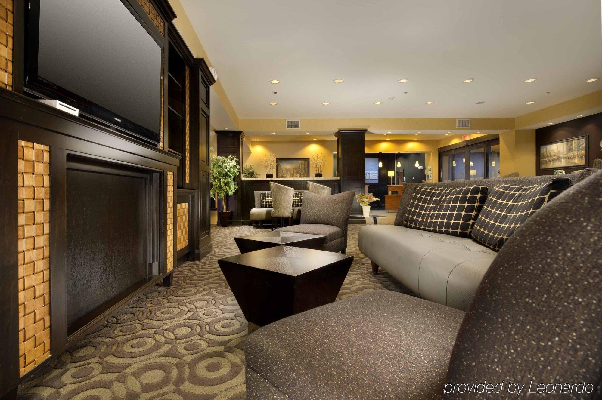 Holiday Inn Express & Suites - Denton North By Ihg Exterior photo